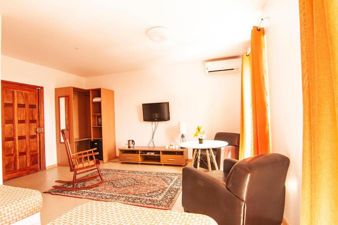 Deluxe Aparthotel Praia Bagian luar foto
