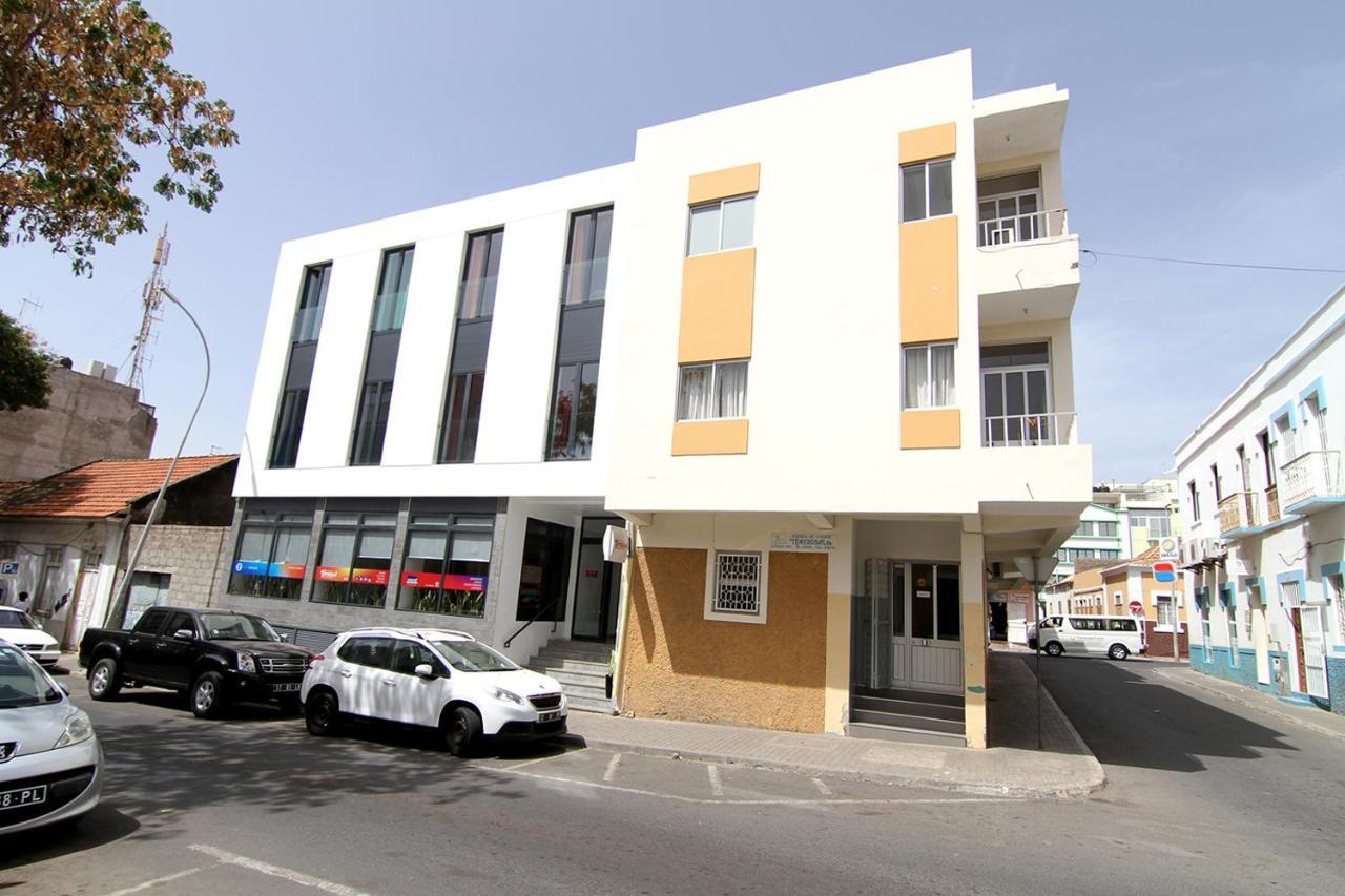 Deluxe Aparthotel Praia Bagian luar foto