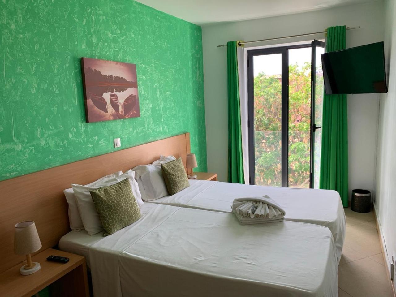 Deluxe Aparthotel Praia Bagian luar foto