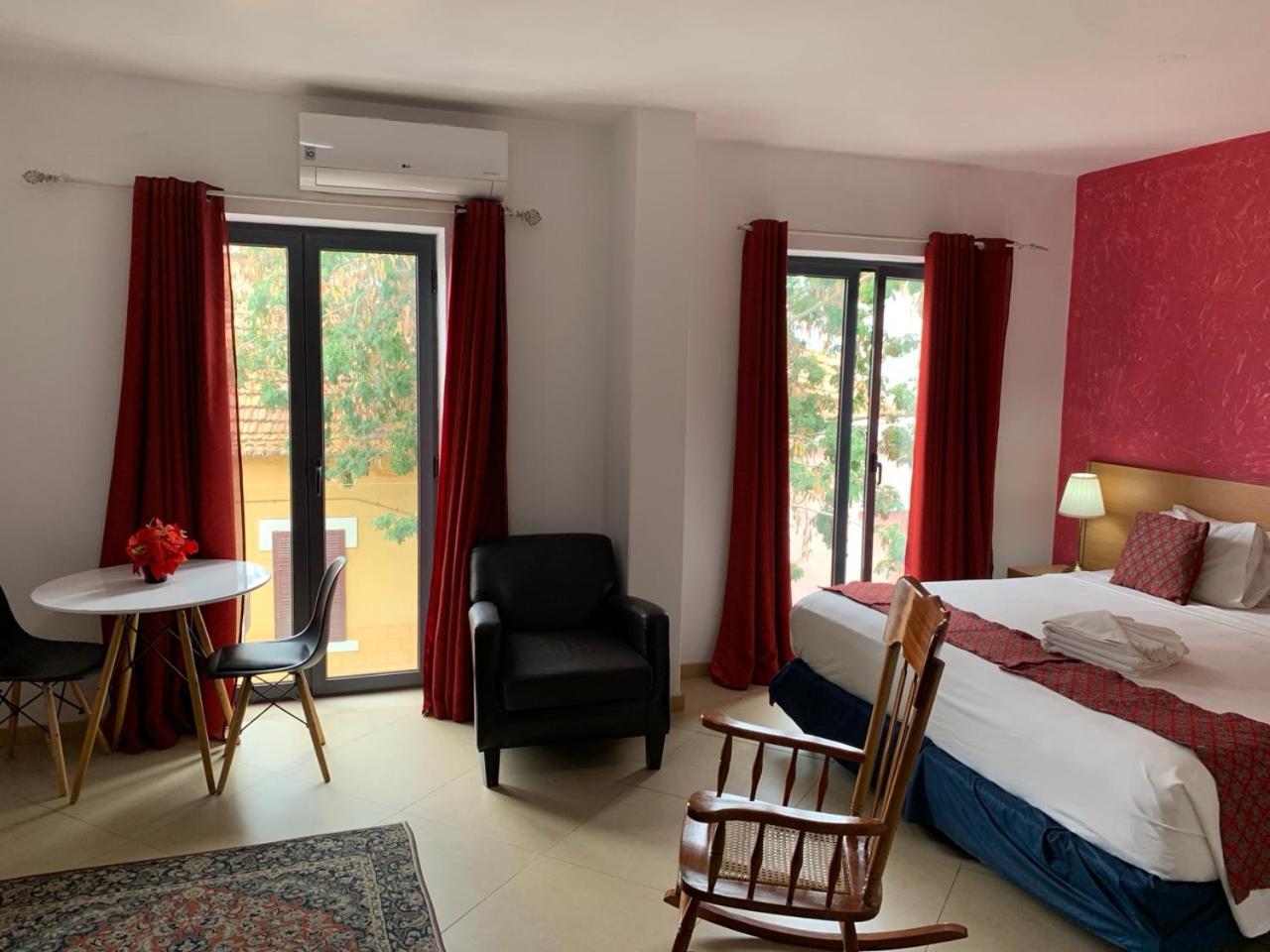 Deluxe Aparthotel Praia Bagian luar foto