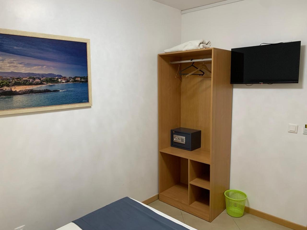 Deluxe Aparthotel Praia Bagian luar foto